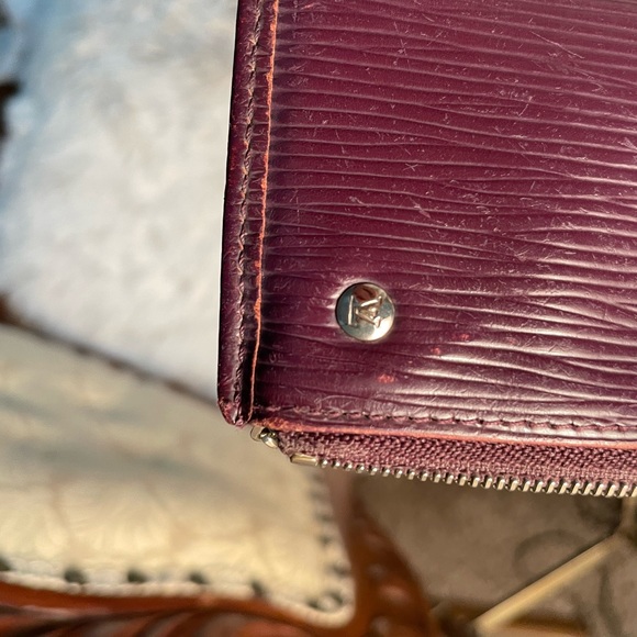 Louis Vuitton Epi Card Key Pochette Cles💜💜💜 - Picture 13 of 13